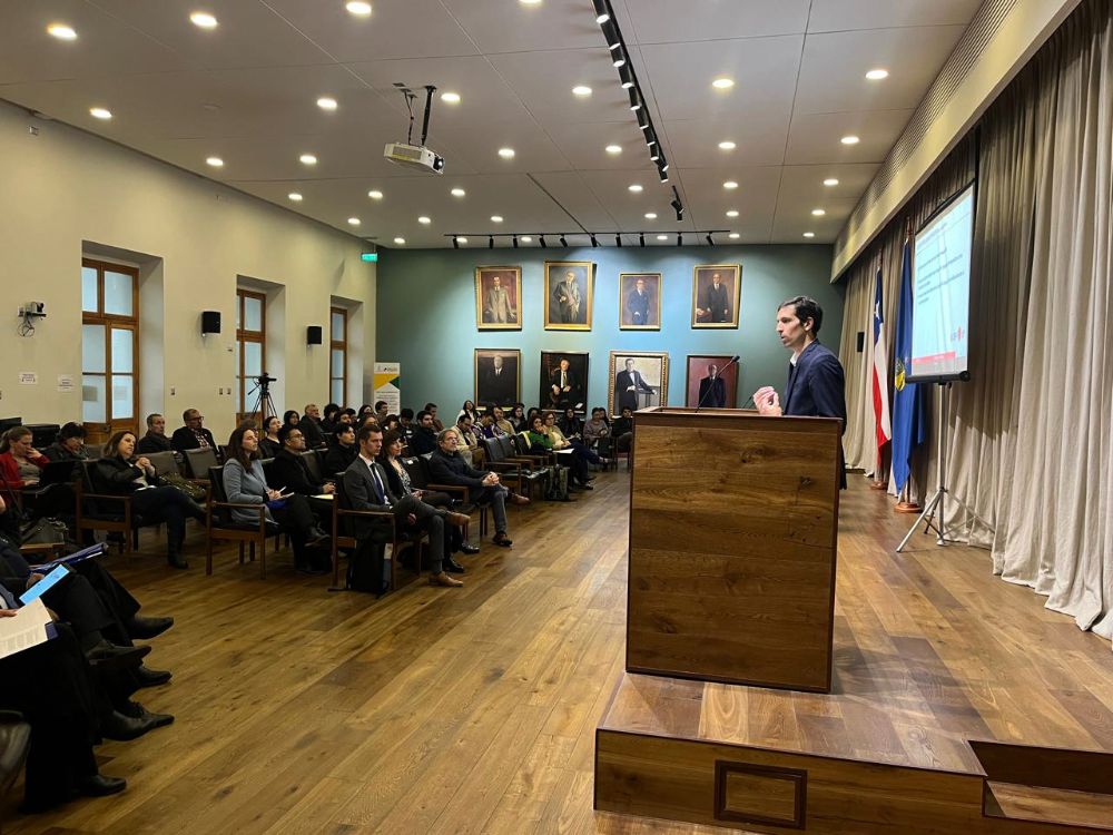Alejandro Ecker, profesor de la Universidad de Heidelberg, fue invitado a participar de la segunda versión del Seminario Anual de la Red Políticas Públicas.